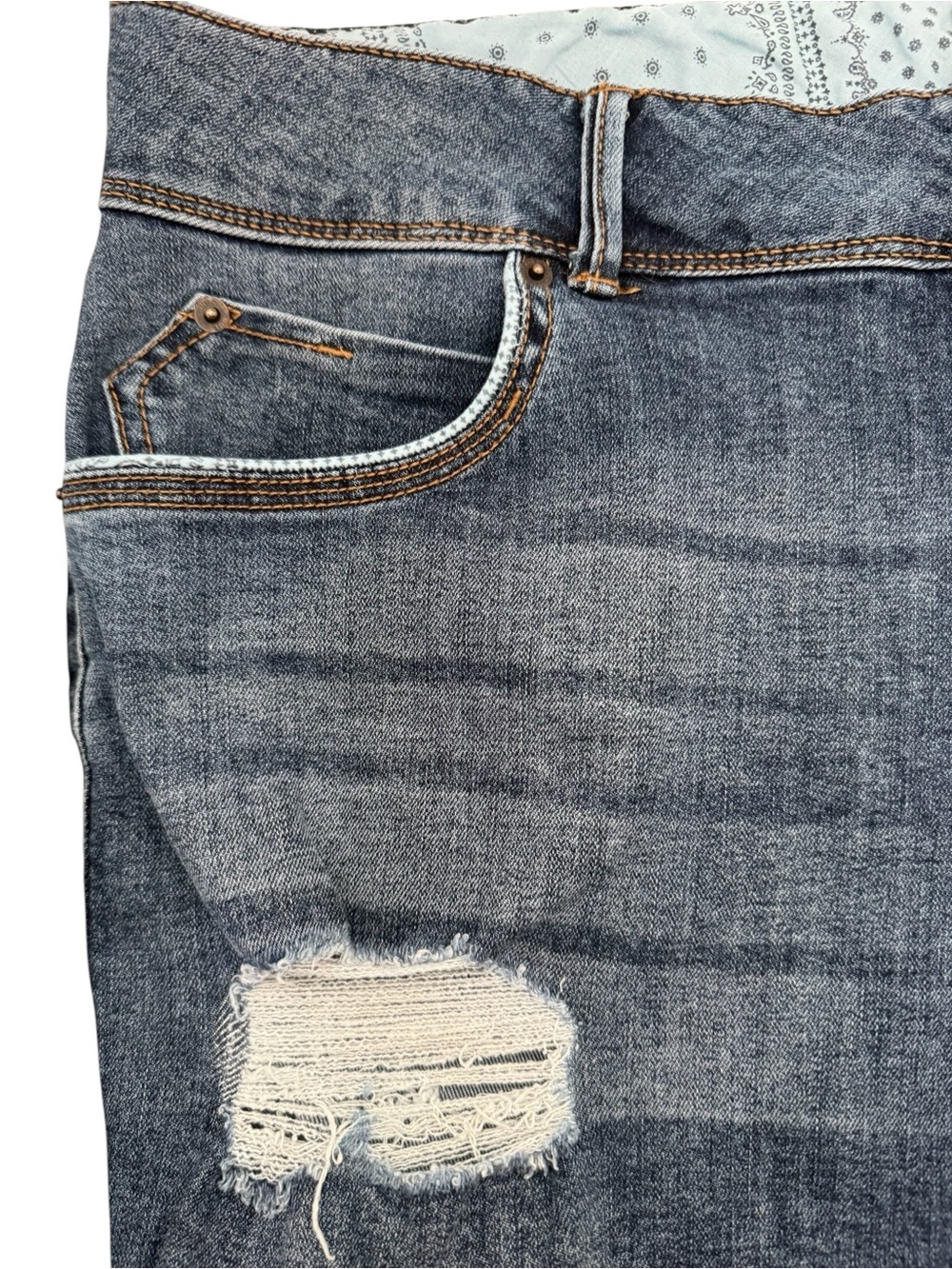 One 5 One Distressed Cuffed High Rise 12" Stretch Denim Jean Shorts Size 16 - Picture 3 of 14
